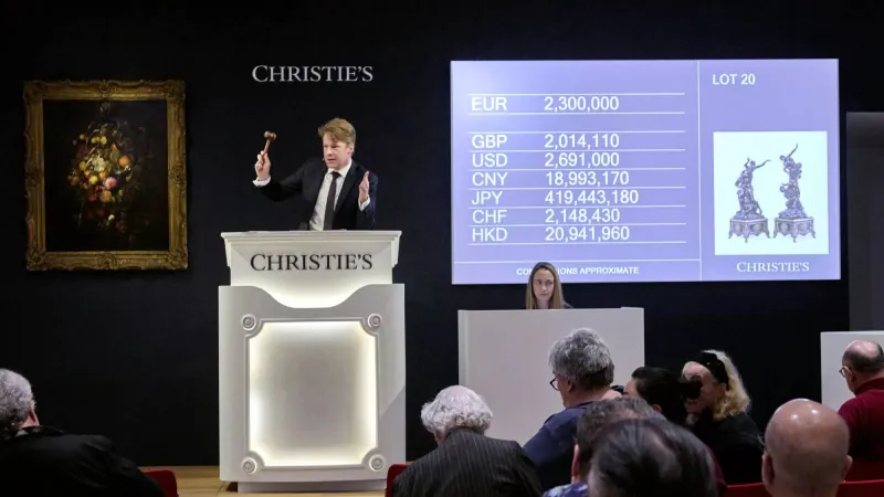 مجموعة ستيرن تفاجئ الجميع بتحطيم الأرقام في مزاد استثنائي!