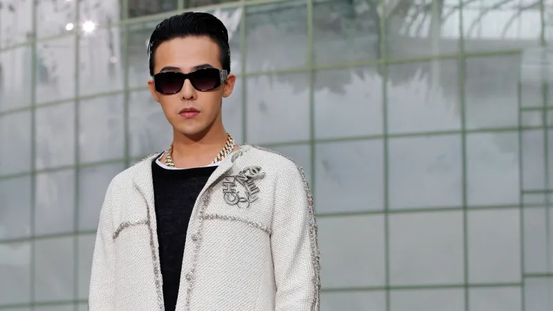 جي دراغون في MAMA 2025: أداء مثير للجدل وتضامن مع ضحايا حريق هونغ كونغ (فيديو)