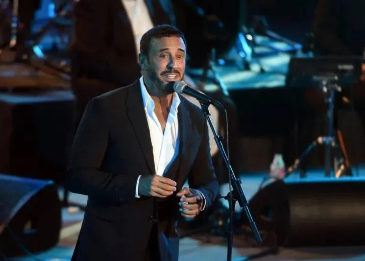 كاظم الساهر وحسين الجسمي يتألقان في أمسية فنية بأبوظبي (فيديو)