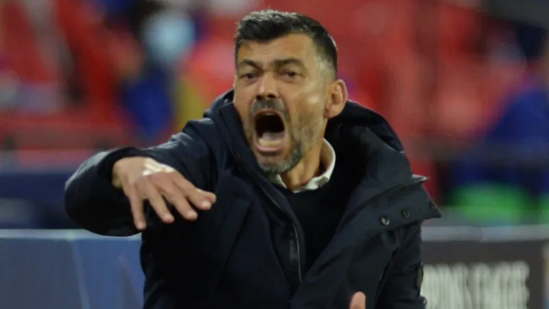 قبل موقعة الشباب.. مدرب الاتحاد يكشف جاهزية بنزيما وتفاصيل إصابات الفريق