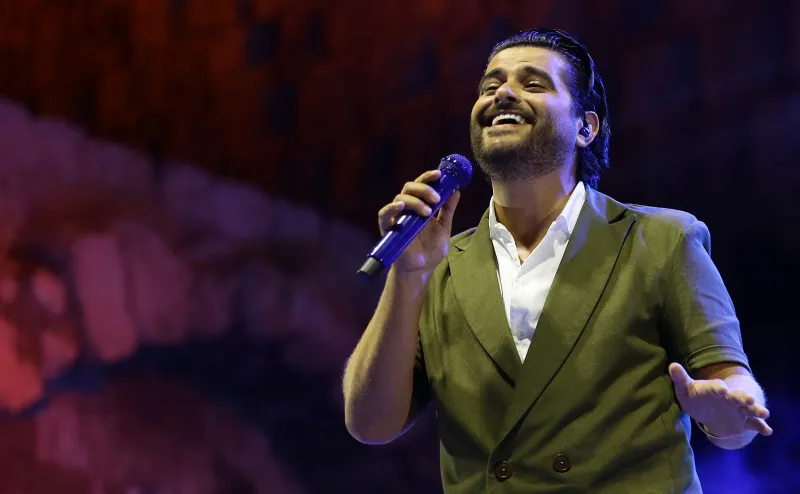 ناصيف زيتون يكشف لـ"الرجل" عن عادته "الطريفة" قبل تصوير "ذا فويس" (فيديو)