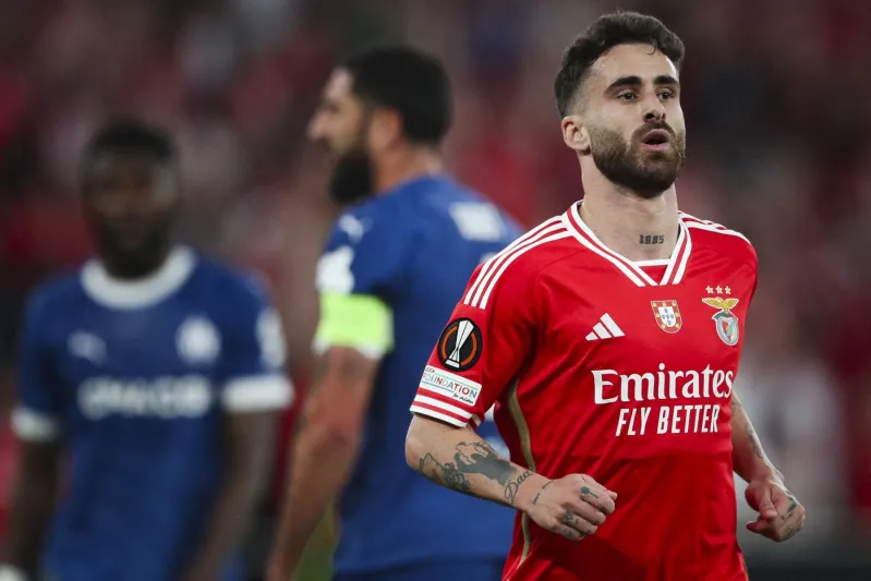  الأهلي السعودي ينافس أندية أوروبية لضم مهاجم بشكتاش التركي (فيديو)