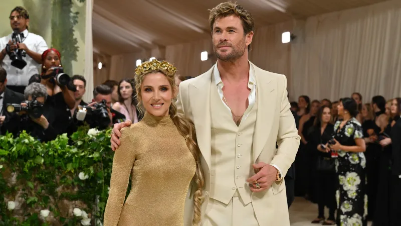 كريس هيمسورث وإلسا باتاكي يحتفلان بزواجهما في أجواء استوائية ساحرة (فيديو)