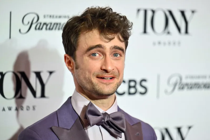 نجم هاري بوتر الجديد يصف رسالة دانيال رادكليف بـ"الجنونية".. ما القصة؟