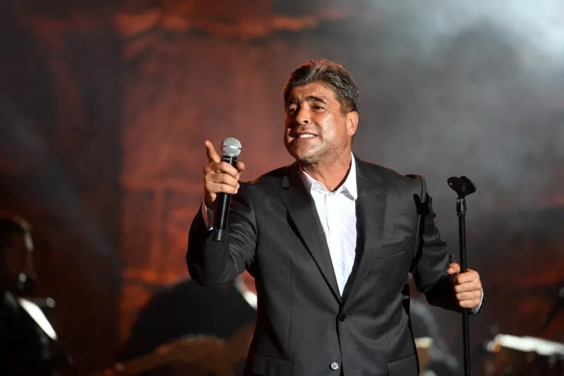 "تحبس الأنفاس".. وائل كفوري يصف العلا بأجمل العبارات (فيديو)