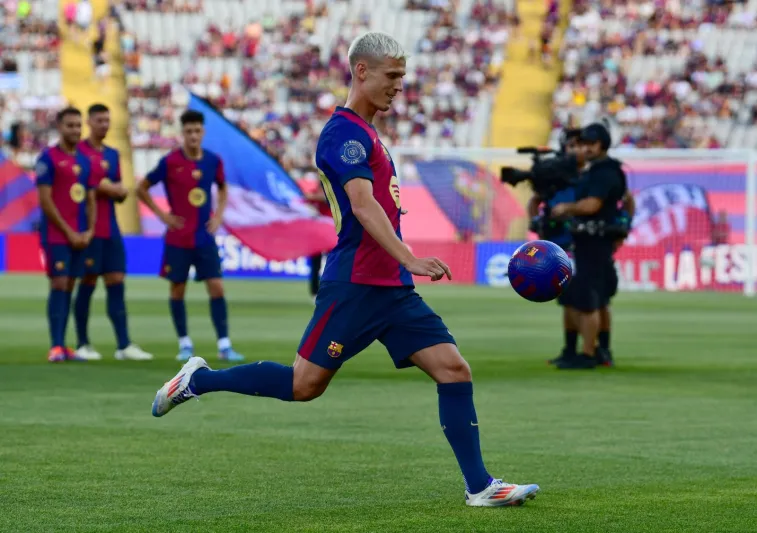 برشلونة يفقد داني أولمو.. وهذه المدة المتوقعة لغيابه (فيديو)