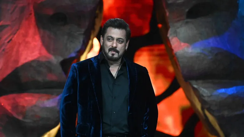 سلمان خان يحتفل بعيد ميلاده الستين.. تعرف على ثروته ومسيرته الحافلة