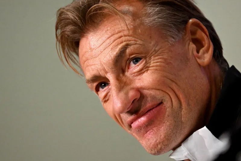 رينارد يؤكد استمراره مدرباً للأخضر ويعد بتصحيح الأخطاء قبل المونديال