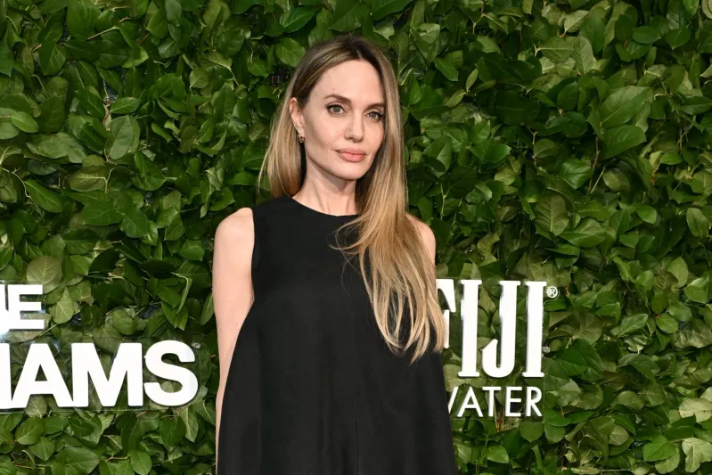 بعد فوضى الطلاق من براد بيت.. أنجلينا جولي تودع الحياة في أمريكا