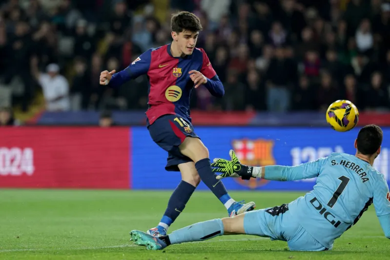 آيفون ذهبي لكل لاعب في برشلونة!