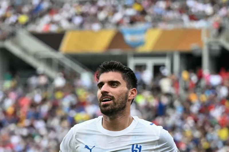 حقيقة مفاوضات نيفيز: هل يرحل عن الهلال إلى ريال مدريد أو مانشستر يونايتد؟ (فيديو)