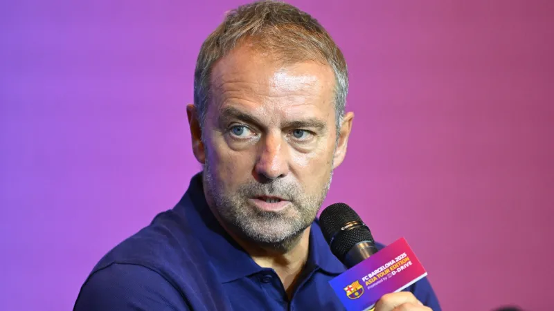 بعد فوز برشلونة على آينتراخت.. فليك يرد على يامال ويشيد بعقلية الفريق