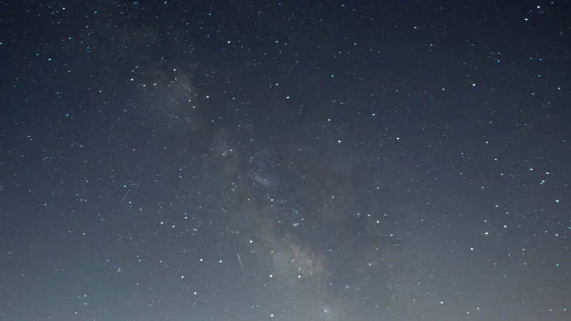 خطوة أخرى نحو حل لغز ومضات كونية زرقاء حيرت علماء الفلك لسنوات