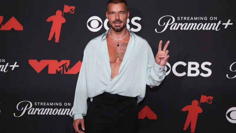 شقة فخمة وسعر مفاجئ.. ريكي مارتن يبيع عقاره في نيويورك بعد سنوات من التعثر