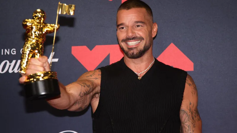 ثروة ريكي مارتن في عامه الـ54 تكشف أسرار نجاحه العالمي