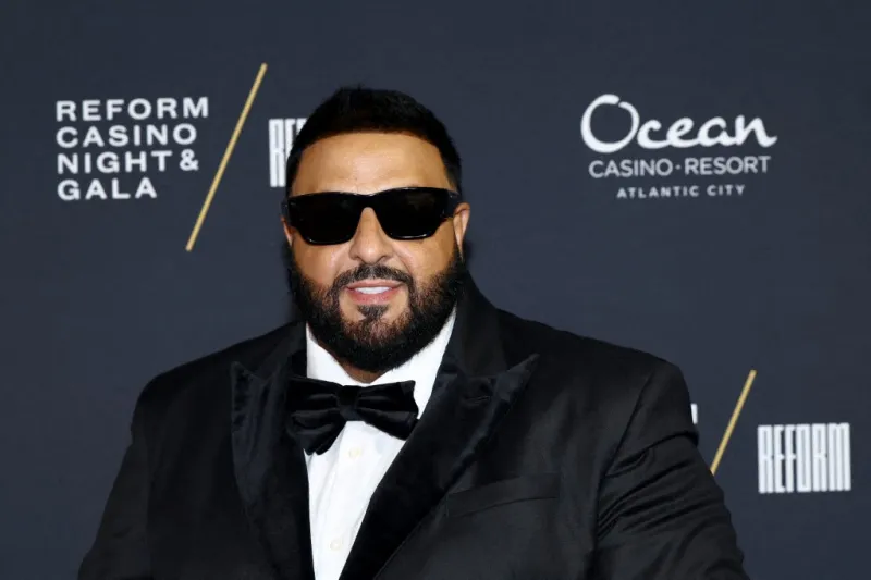 دي جي خالد يتألق بساعة نادرة من تعاون ترافيس سكوت وأوديمار بيغيه (فيديو)