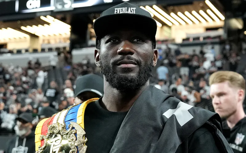 تيرينس كروفورد ينفجر غضبًا.. ما وراء قرار تجريده من لقب الـWBC؟ (فيديو)