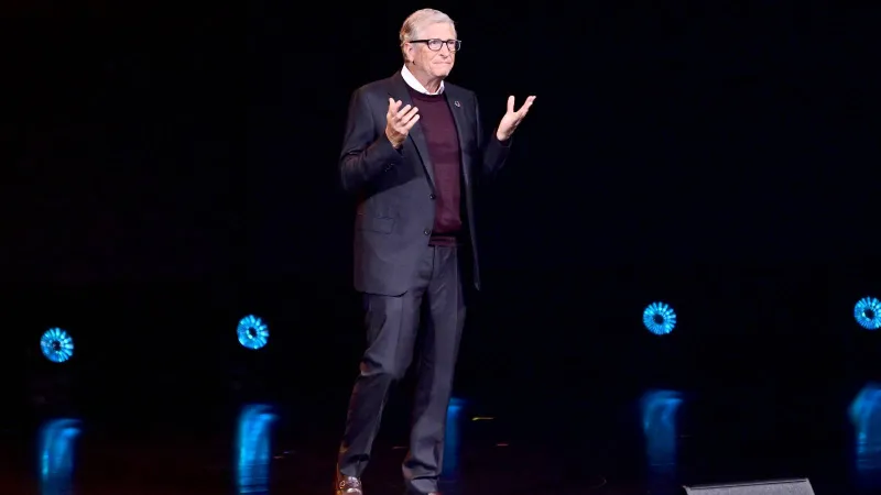 بيل غيتس يحذر من «انتكاسة خطيرة» في وفيات الأطفال عالميًا