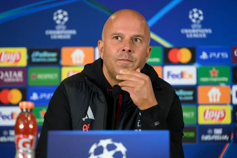 سلوت يحسم الجدل: الخلاف مع محمد صلاح أصبح من الماضي