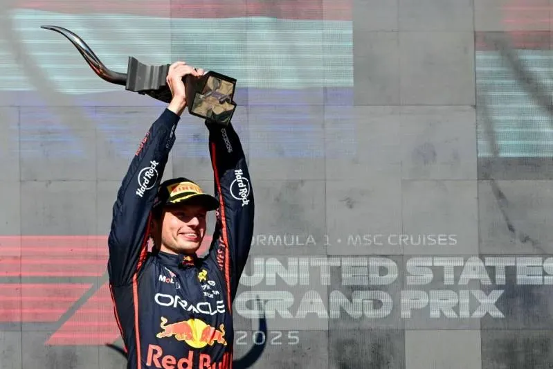 ماكس فيرستابن يتألق بساعة Monaco خلال موسم تاريخي