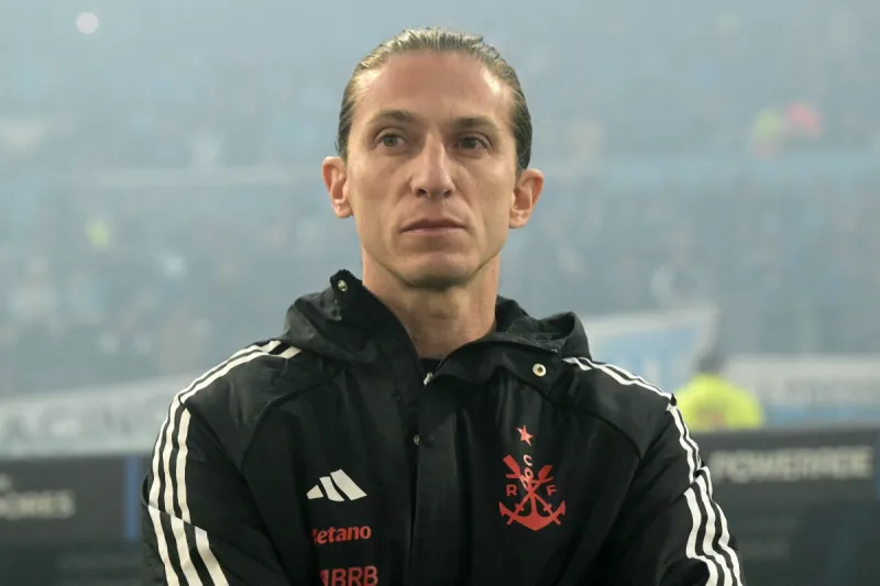 لاعبو فلامنغو يفاجئون مدربهم بهذه الطريقة الاحتفالية بعد التتويج بالدوري البرازيلي (فيديو)