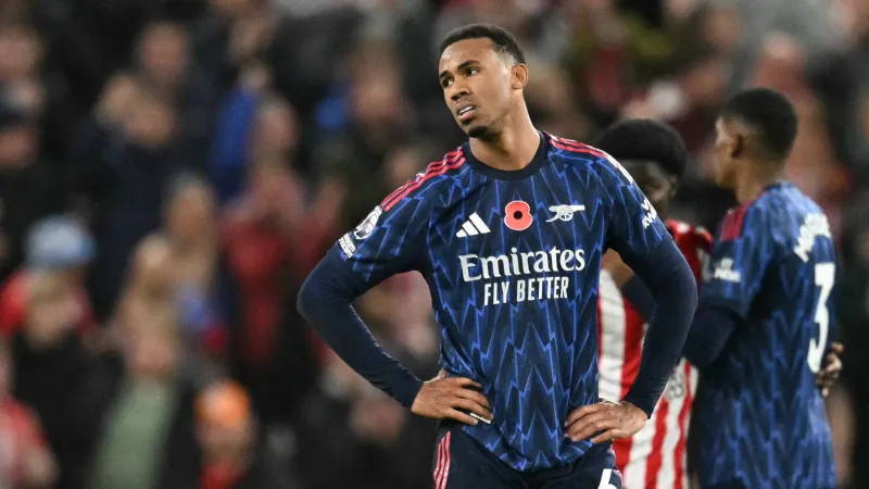 رغم إصابته.. نجم أرسنال يتورط في شجار مثير (فيديو)