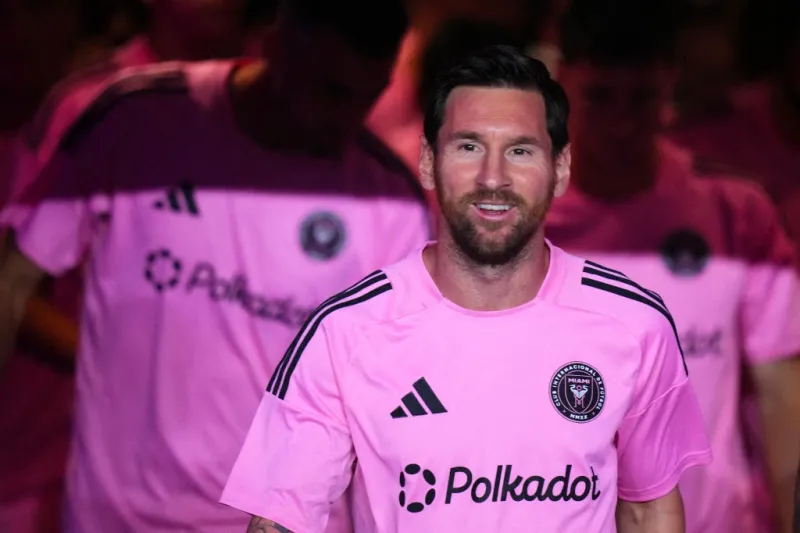 ميسي يشارك في احتفالات إنتر ميامي بالكأس.. شاهد كيف ظهر؟ (فيديو)