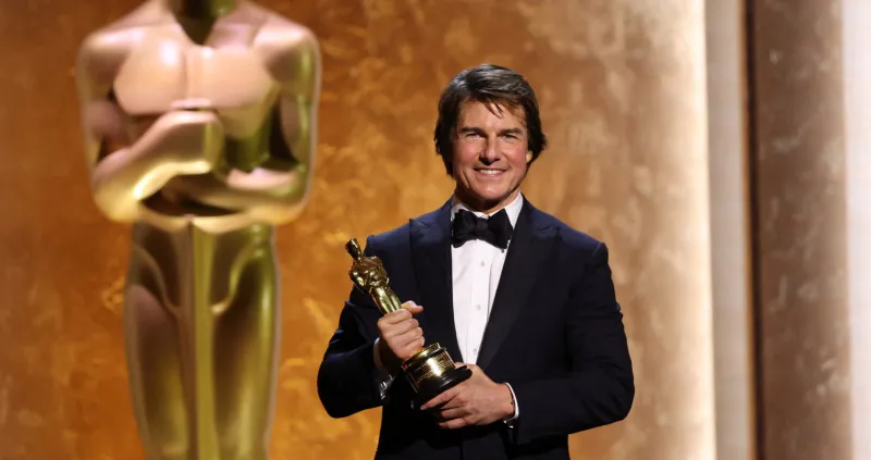 «كوميديا بحجم كارثة».. توم كروز وإيناريتو يستعدان لعرض فيلم «Digger» (فيديو)