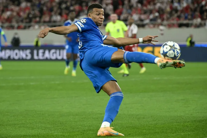 مبابي في القمة.. سباق الحذاء الذهبي يزداد سخونة