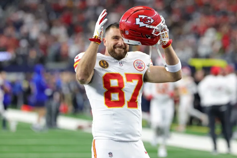 ترافيس كيلسي يؤكد: لا أتشاجر مع تايلور سويفت أبدًا