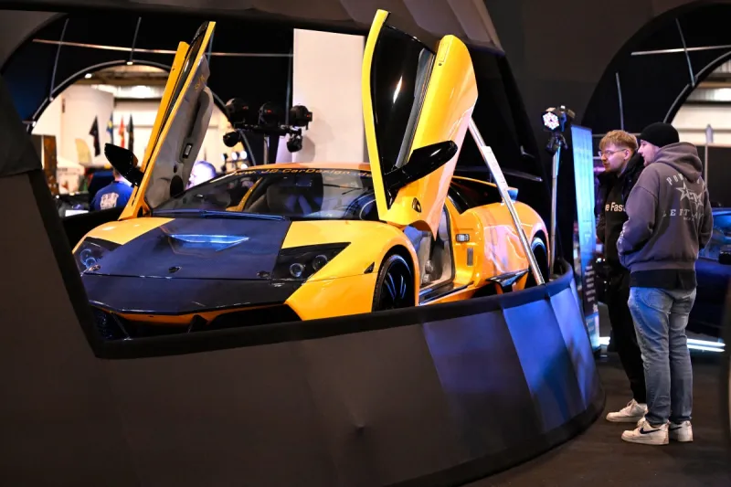 لامبورجيني تكشف عن طلاء خاص بسيارتها الجديدة
