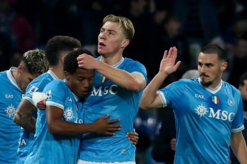 قمة نابولي وميلان تفتتح منافسات كأس السوبر الإيطالي في الرياض