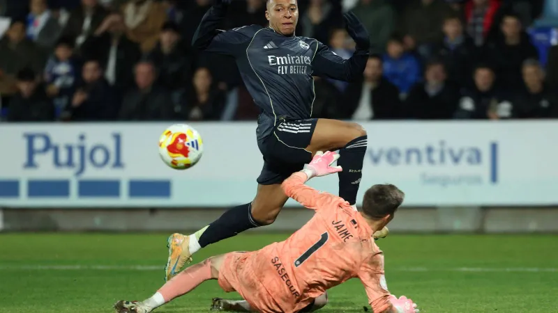 باريس سان جيرمان يختار أسلوبًا غريبًا مع كيليان مبابي