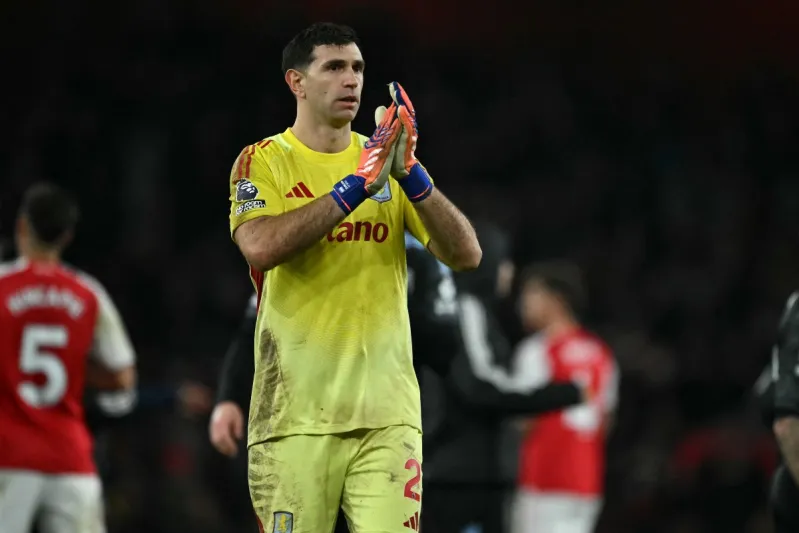 رد فعل ناري لمارتينيز بعد خسارة أستون فيلا أمام أرسنال (فيديو) 