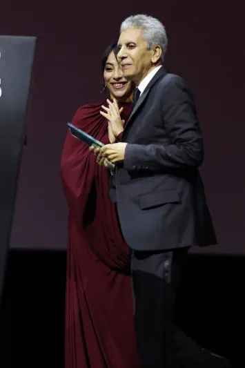 السينما تضيء جدة التاريخية.. 50 صورة توثق لحظات افتتاح مهرجان البحر الأحمر السينمائي