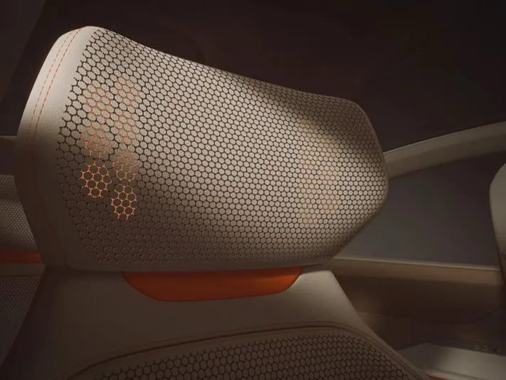 ثورة صوتية في السيارات: مكبرات إلكتروستاتيكية توفر تجربة أوسع بعشر مرات