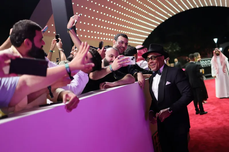 السجادة الحمراء بين يديك.. اكتشف جدول فعاليات منطقة الجماهير في مهرجان البحر الأحمر