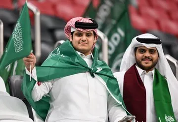  المنتخب السعودي يسجل رقمًا قياسيًا في الحضور الجماهيري بكأس العرب 2025 (فيديو)