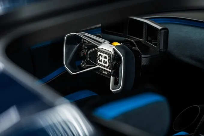 بوغاتي تعيد تعريف السرعة والفخامة بسيارة BOLIDE الخارقة