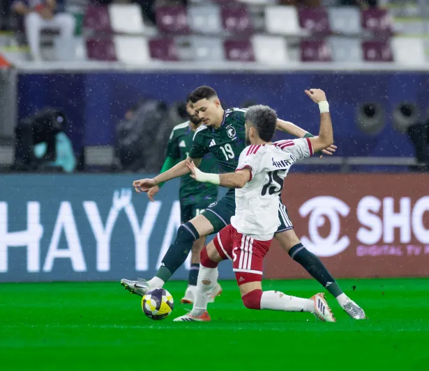 الطقس يربك كأس العرب.. تأجيل مباراة السعودية والإمارات إلى إشعار آخر