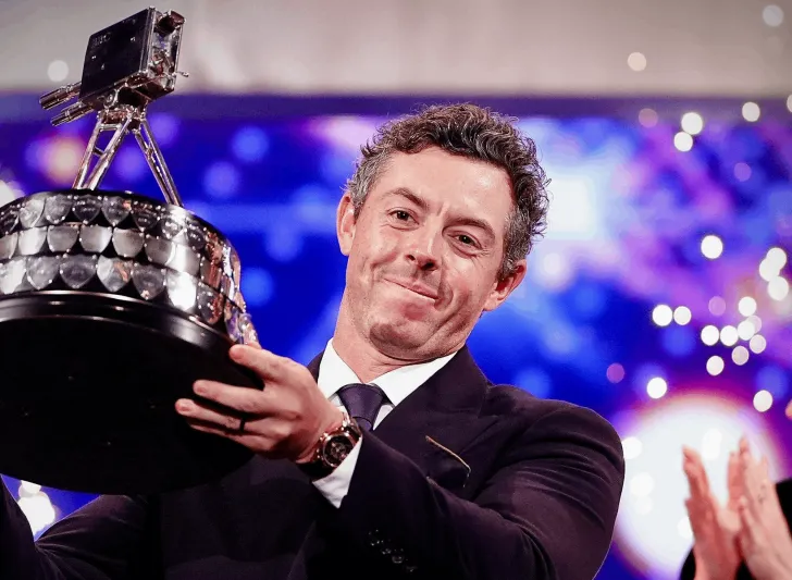 بعد تتويجه بشخصية العام الرياضية البريطانية.. كم تبلغ ثروة روري ماكلروي؟ (فيديو)