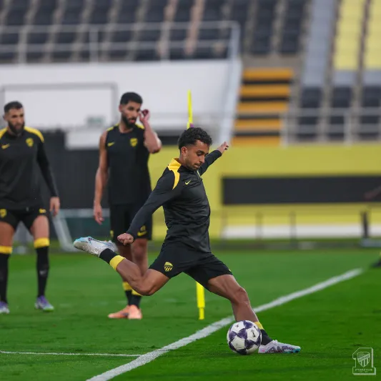 مواعيد مباريات اليوم.. صدامات قوية في ثلاث بطولات قارية