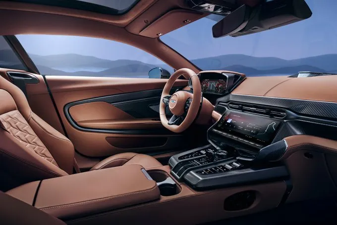 أستون مارتن تكشف عن فانكويش الجديدة: قمة الأداء والفخامة البريطانية