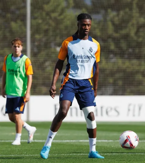 معركة صيفية تلوح في الأفق.. ليفربول وريال مدريد وجهًا لوجه