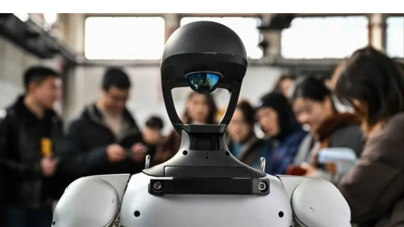 روبوت بشري يزحف كالإنسان.. حركة مرعبة تبهر العالم بالذكاء الاصطناعي﻿ (فيديو)