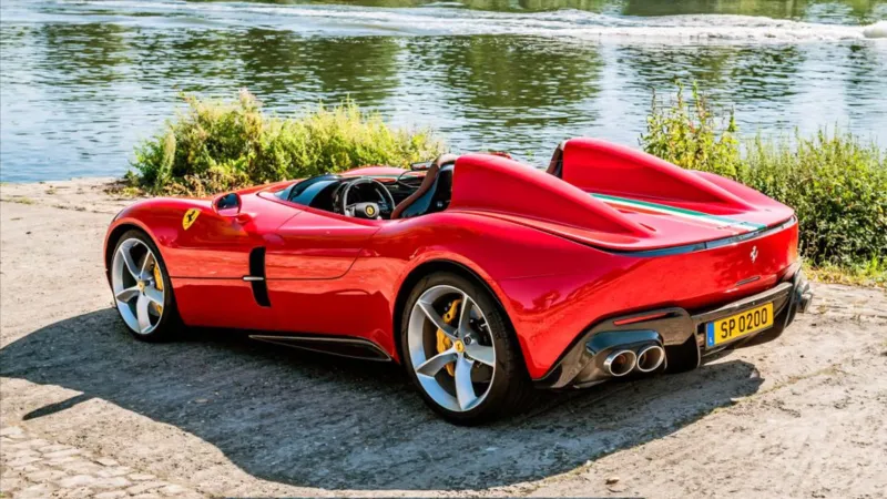 القوة والإتقان في لقطة واحدة.. انزلاق مثالي يجمع SP1 وSP2 من فيراري (فيديو)