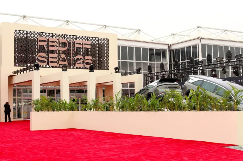 اليوم الخامس من مهرجان البحر الأحمر: قصص وقمم سينمائية تتلألأ