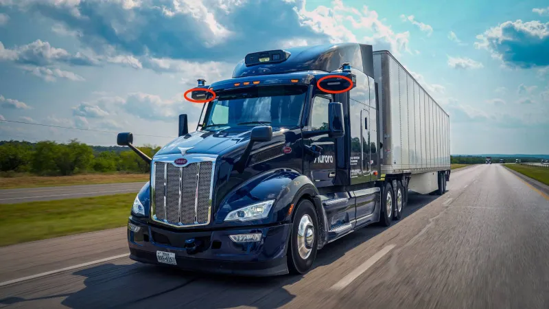 أوراورا تكشف عن خططها الجديدة: مئات الشاحنات ذاتية القيادة تغزو الطرق بحلول 2026