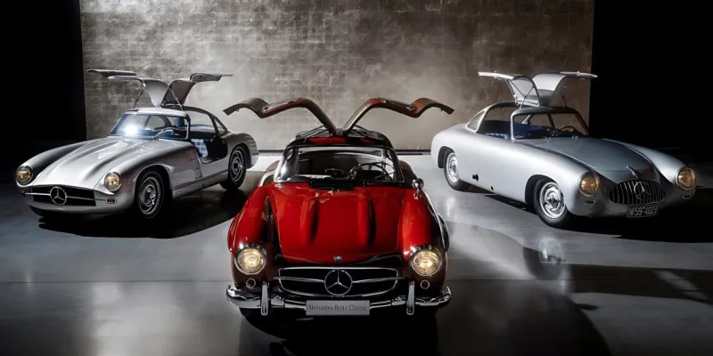 تحفة على الطريق.. لماذا ما زالت مرسيدس 300 SL ملكة السيارات النادرة؟
