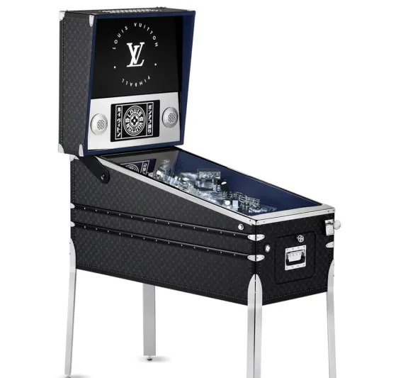 لويس فيتون تحول لعبة كلاسيكية إلى تحفة فنية بتصميم مبتكر